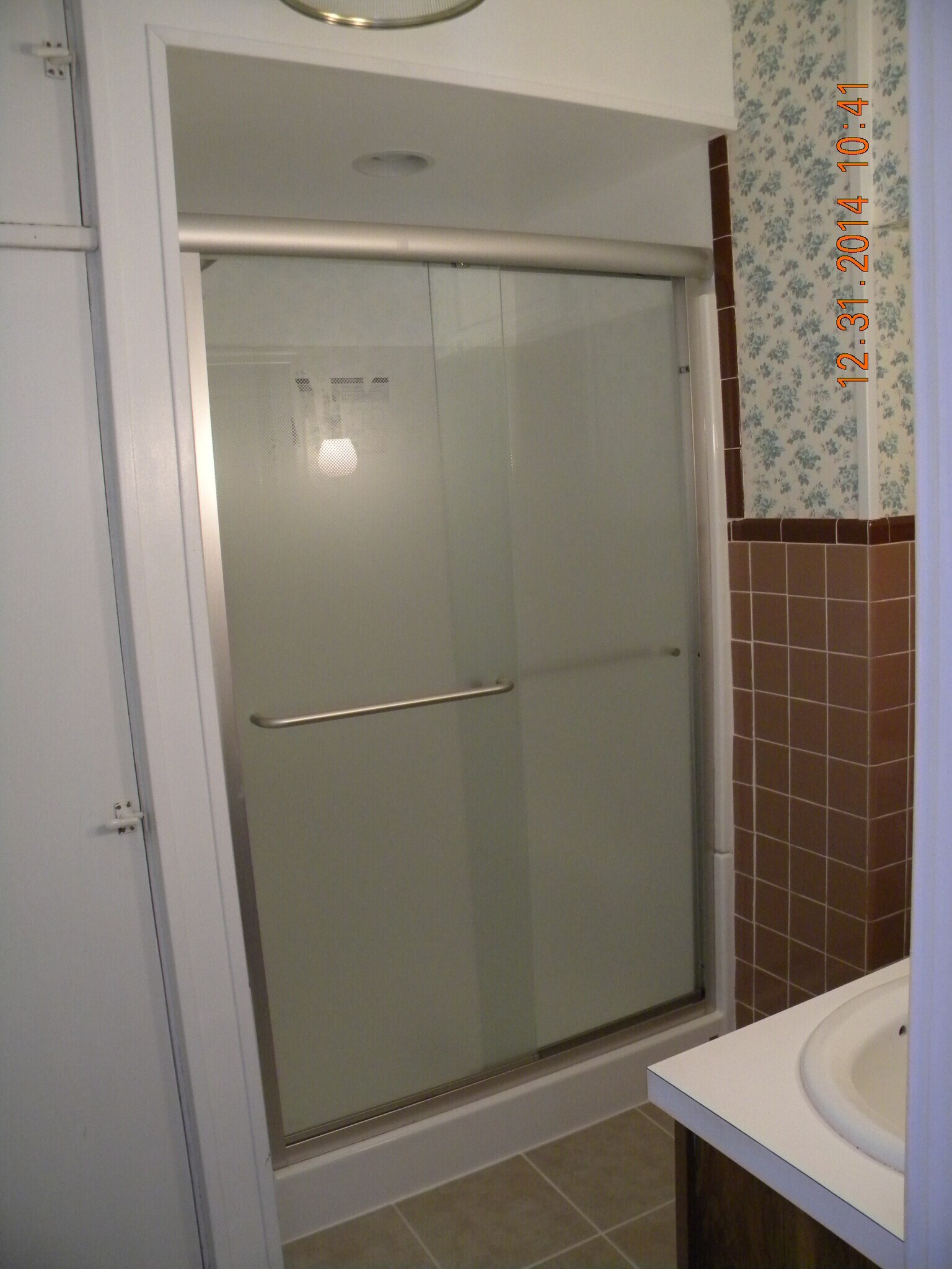 Building Photo - 146 Lake George Ave