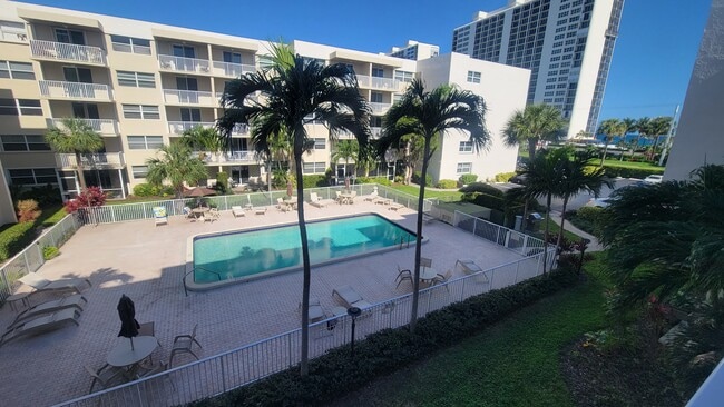 Building Photo - 2929 S Ocean Blvd