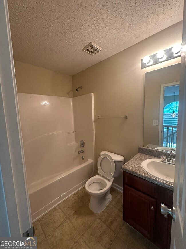 Building Photo - 5622 Platte Dr