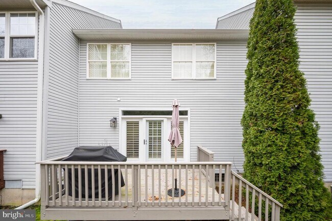 Building Photo - 110 Talleyrand Dr