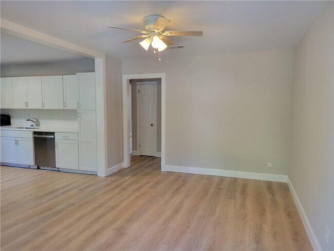 Building Photo - 1223 Campbellton Pl SW