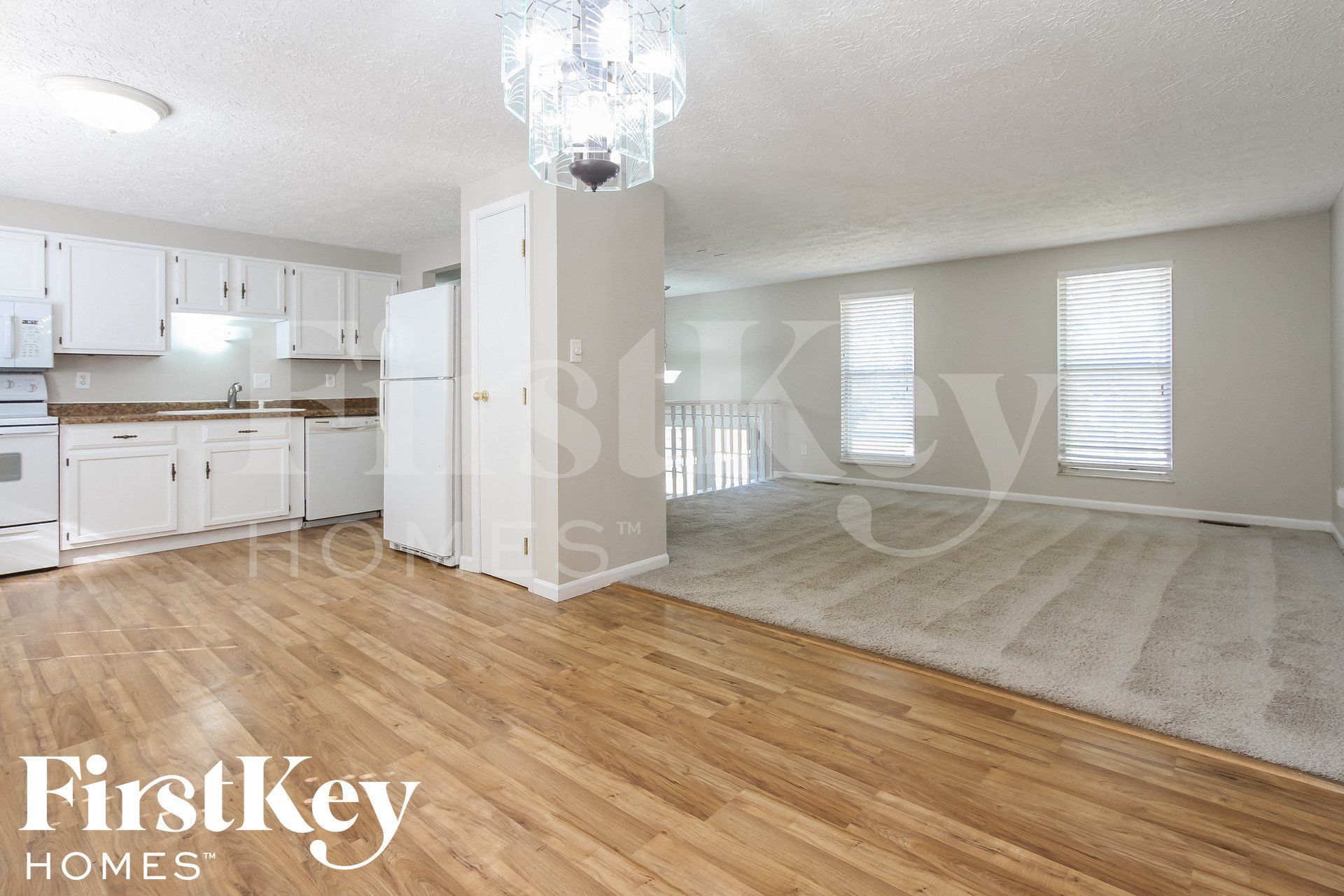 Building Photo - 1273 W Stillwater Ln