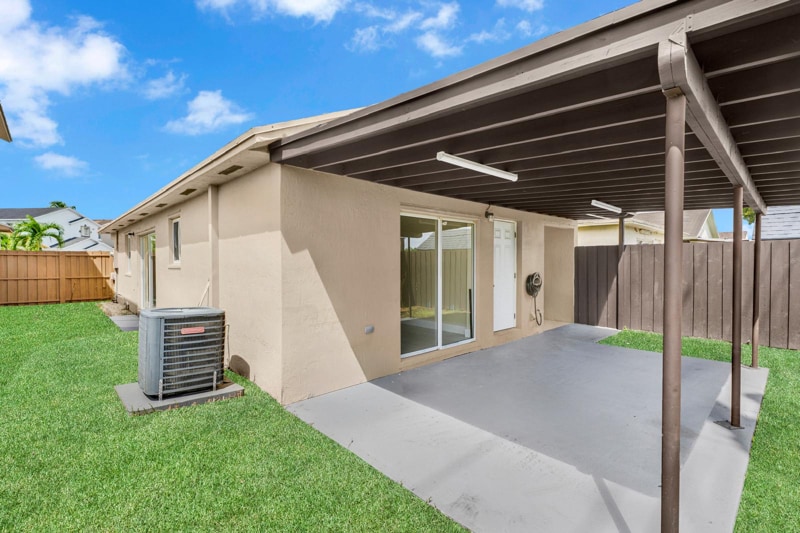 Building Photo - 16214 SW 137th Ct