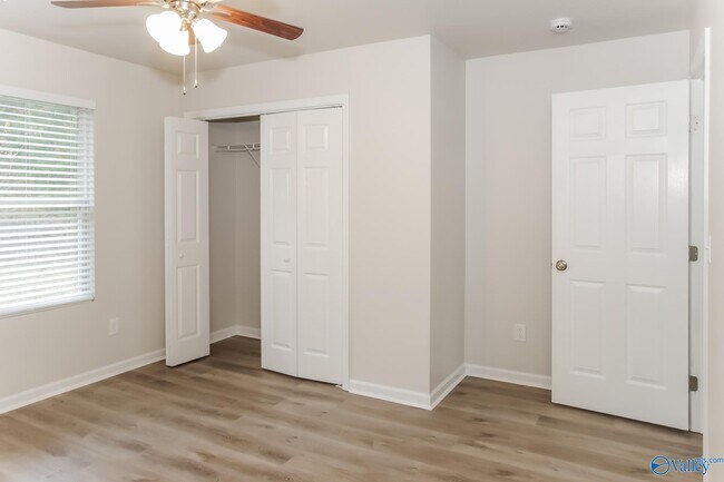 Building Photo - 174 Ranier St