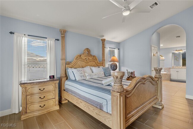 Building Photo - 414 SW 47th St