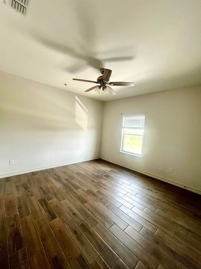 Building Photo - 7615 Laguna Del Mar Ct