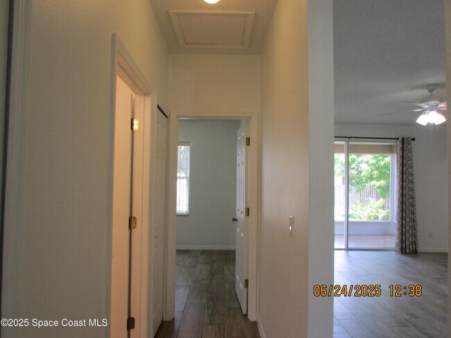 Building Photo - 4192 Collinwood Dr
