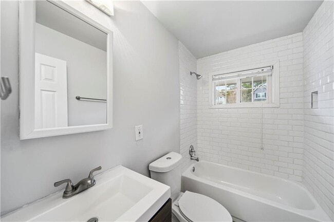 Building Photo - 2653 Tilson Rd