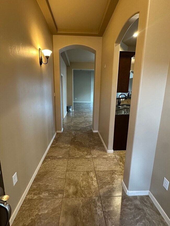 Building Photo - 4747 Zeno Pl