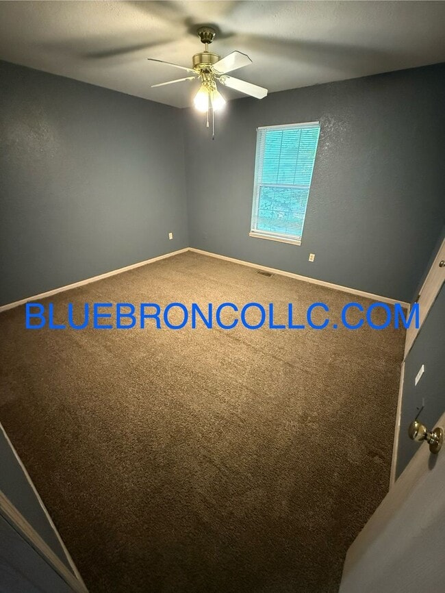 Building Photo - Remodeled 3-Bedroom Home in Lee’s Summit w...