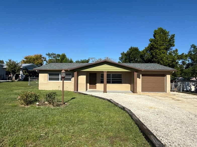 Building Photo - 90 S Davis St