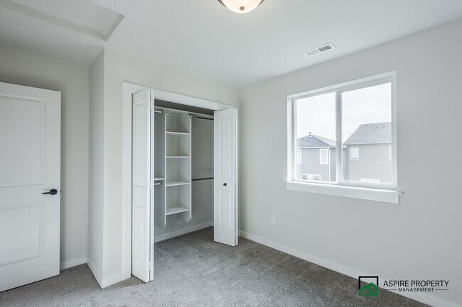 Building Photo - Brand New 4 Bed 3 Bath