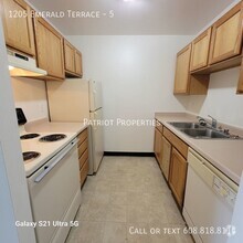 Building Photo - 1 bedroom/ 1 bath apartment in Sun Prairie...