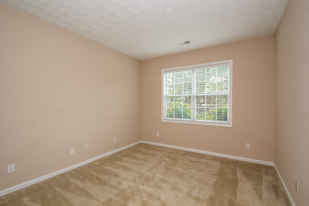 Building Photo - 1000 Maple Leaf Dr