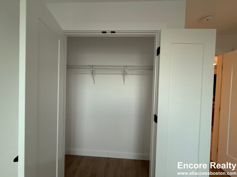 Building Photo - 199 Gardner St