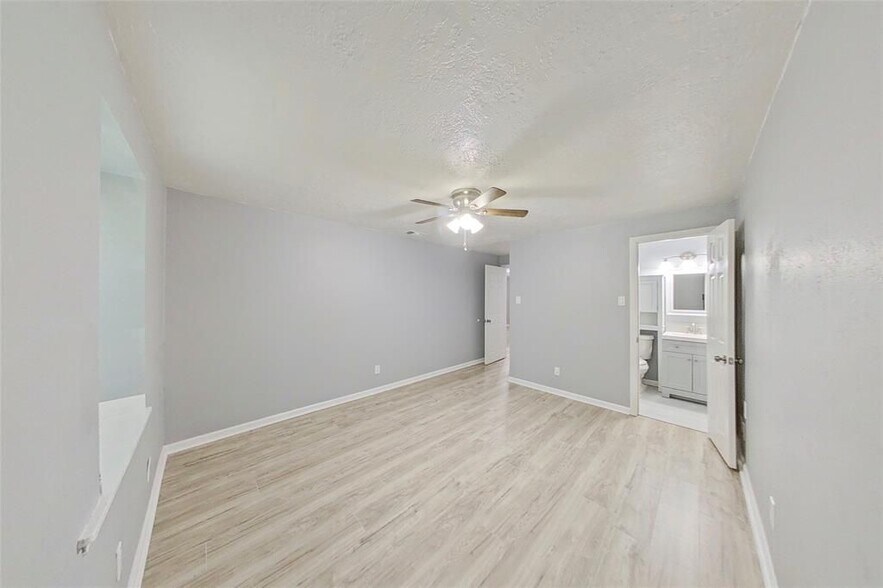 Building Photo - 4002 Prudence Dr