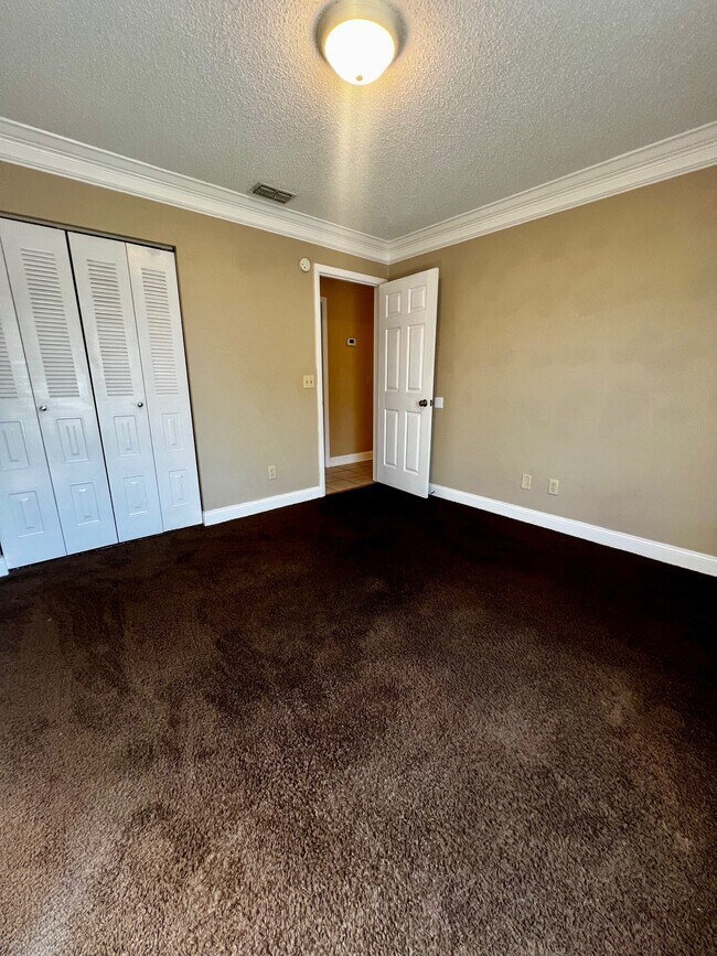 Building Photo - 107 White Fawn Dr
