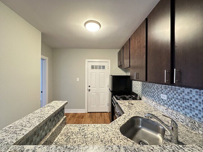 Building Photo - 2917 N Mildred Ave