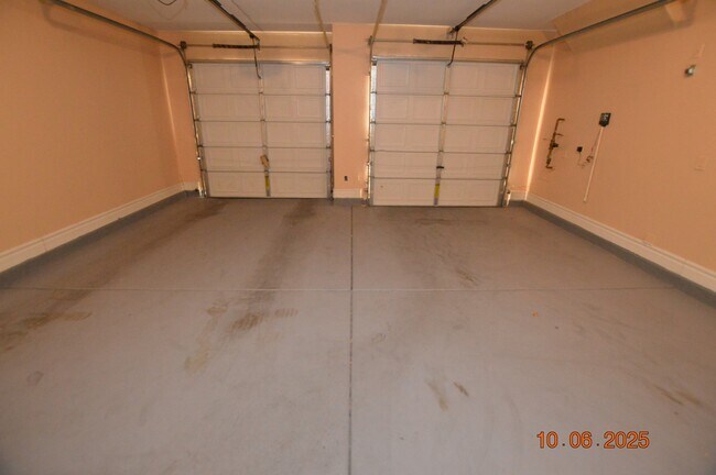 Building Photo - 638 Harvester Course Dr