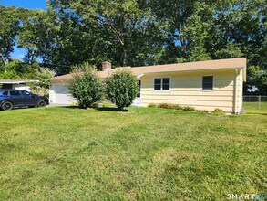 Building Photo - 14 Cedarwood Ln