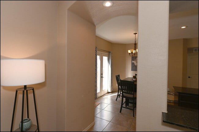 Building Photo - 14365 Valley Light Ct