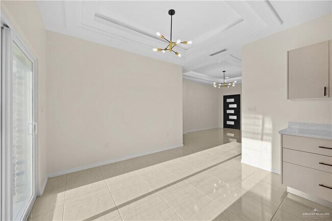 Building Photo - 16 San Pascual St