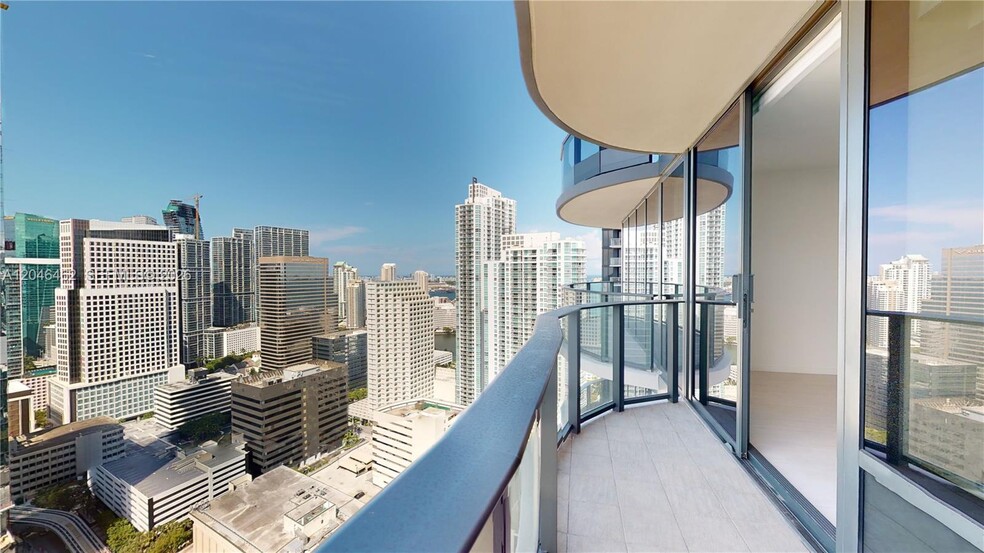 Building Photo - 1000 Brickell Plz