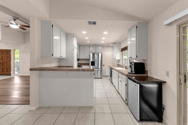 Building Photo - 74558 Monteverde Way