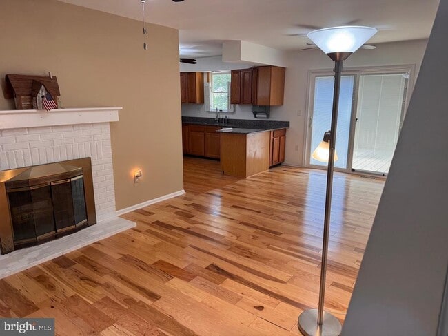 Building Photo - 33178 Woodland Ct N
