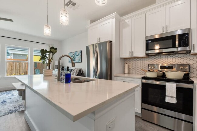 Building Photo - 4508 Noble St