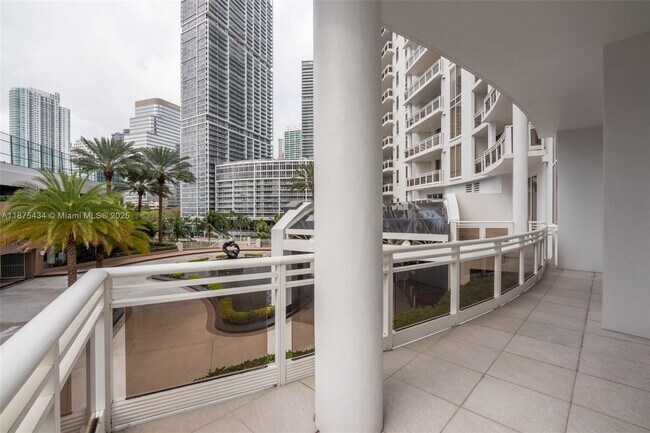 Building Photo - 901 Brickell Key Blvd