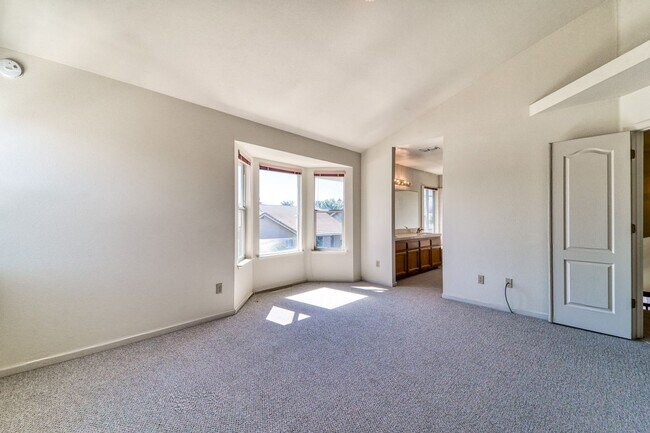 Building Photo - Spacious 4-Bedroom Home Near Happy Park