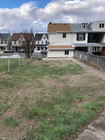 Building Photo - 611 W Washington St