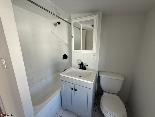 Building Photo - 18 Lexington Ave