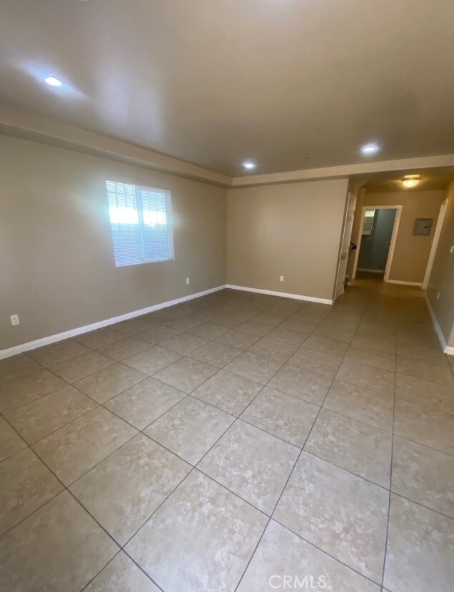 Building Photo - 635 E 79th St