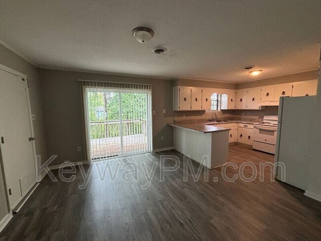 Building Photo - 122 Shadowood Dr