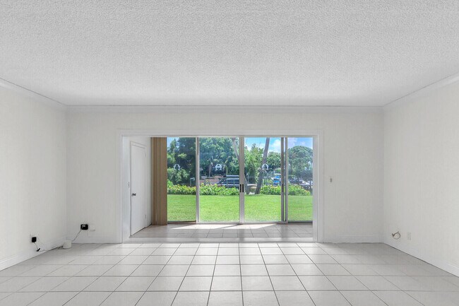 Building Photo - 342 Southwind Dr