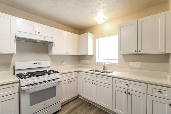 Building Photo - 12715 Zavalla St