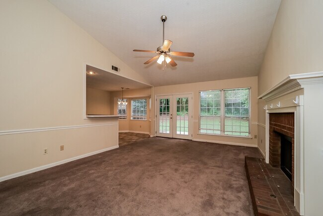 Building Photo - Wonderful 4 Bed Home!!