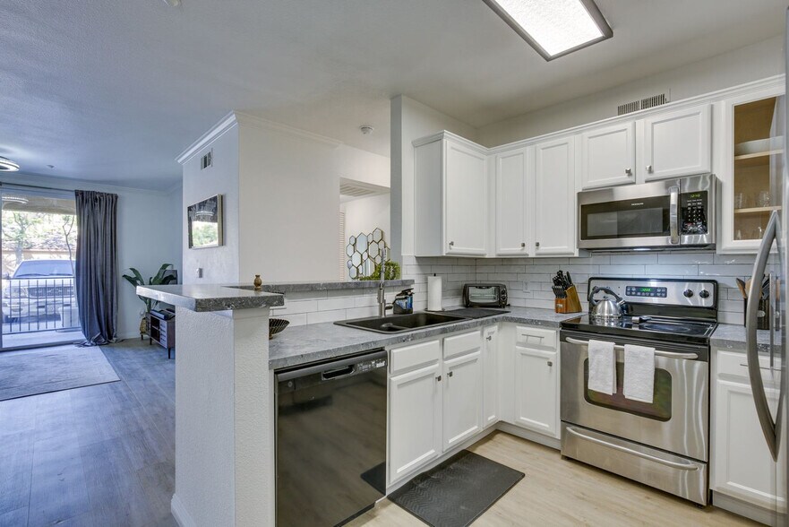 Building Photo - 3855 Elijah Ct