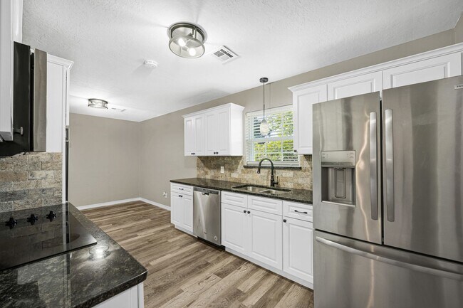 Building Photo - Remodeled