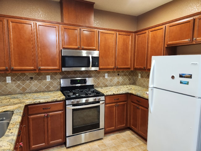 Building Photo - 1558 Hearthsong Dr