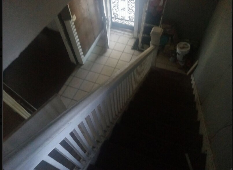 Building Photo - 563 N 24th St