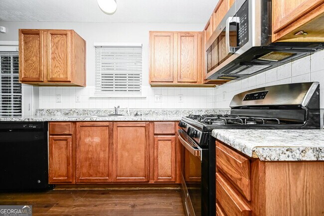 Building Photo - 4107 Shoreside Cir SW