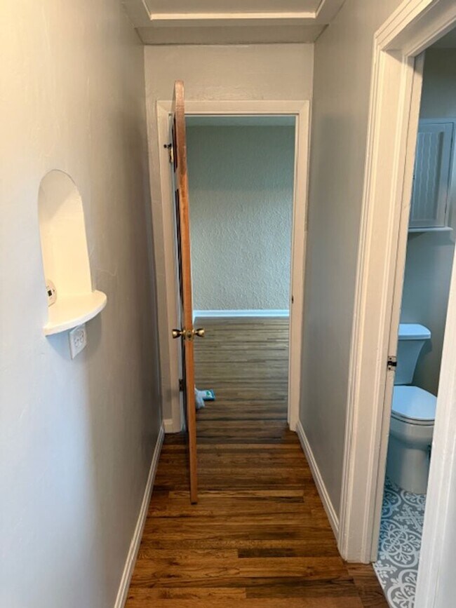 Building Photo - Perfect Old Colorado City 2 Bedroom