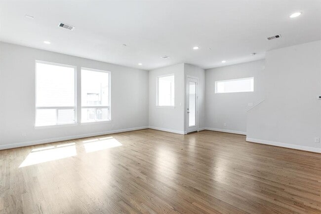 Building Photo - 348 Eado Park Cir