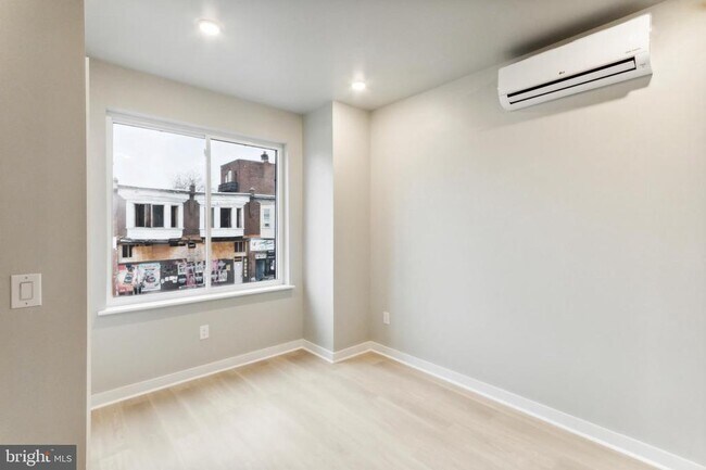 Building Photo - 316 S 52nd St