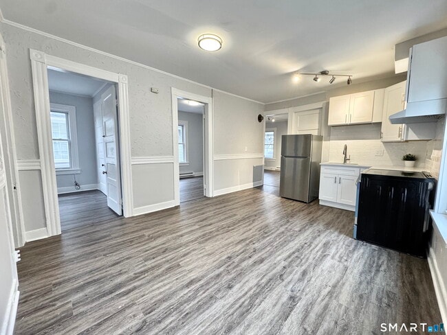 Building Photo - 34 Hanford Ave