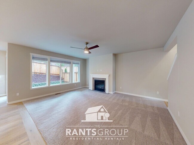 Building Photo - Beautiful New Home in Bradbury Subdivision! Easy I5 Access!