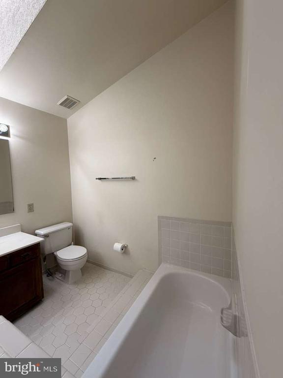 Building Photo - 5976 Norham Dr